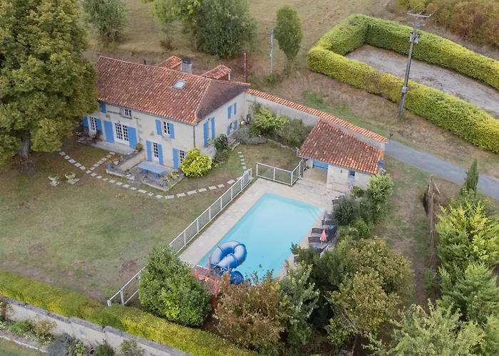 Maswari En Drapeau Tatil Evi Lusignac